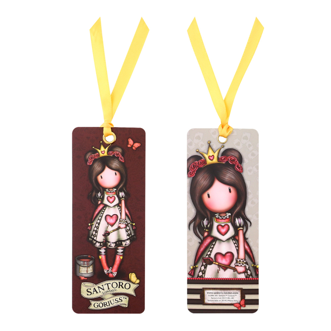 Разделите за книги от колекцията на Santoro Gorjuss. Този разделител притежава сатенена панделка и две малки момичета с рокли и корони на главите от двете му страни. Разделите за книги от колекцията на Santoro Gorjuss. Този разделител притежава сатенена панделка и две малки момичета с рокли и корони на главите от двете му страни.