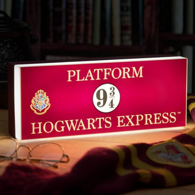 Лампа Platform 9 3/4 от Хари Потър. Лампа Platform 9 3/4 от Хари Потър.
