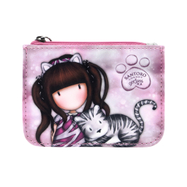 Портмоне от колекцията на Santoro Gorjuss. Малко портмоне със затварящ се цип.От едната страна има изобразено момиче с котешки ушички,а от другата е бежаво с гравирано логото на Santoro Gorjuss. и бродирани котешки мустаци.